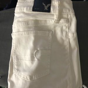 White skinny jeans